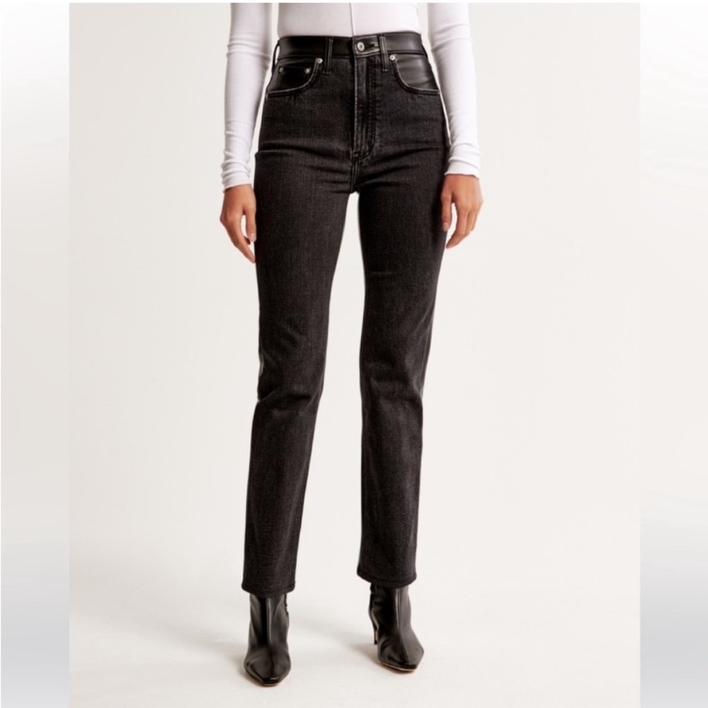Abercrombie & Fitch Women's Black Cropped Jeans